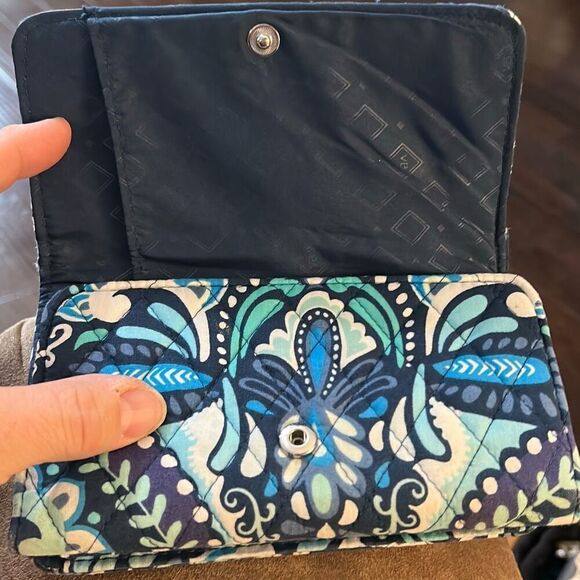 Vera Bradley RFID Small Bifold Wallet in a Blue Paisley pattern. - Picture 4 of 9